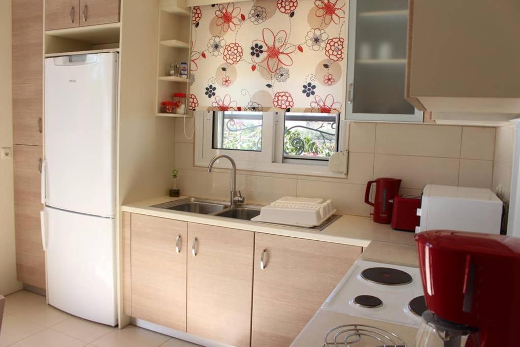 New, Modern, Bright And Independent Apartment 83 M2, With Garden, 5Min To The Beach And The City Center Kalamata Exterior foto